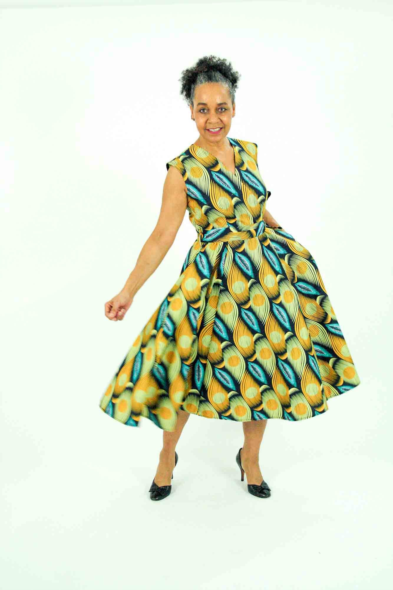Sleeveless Full gore dress